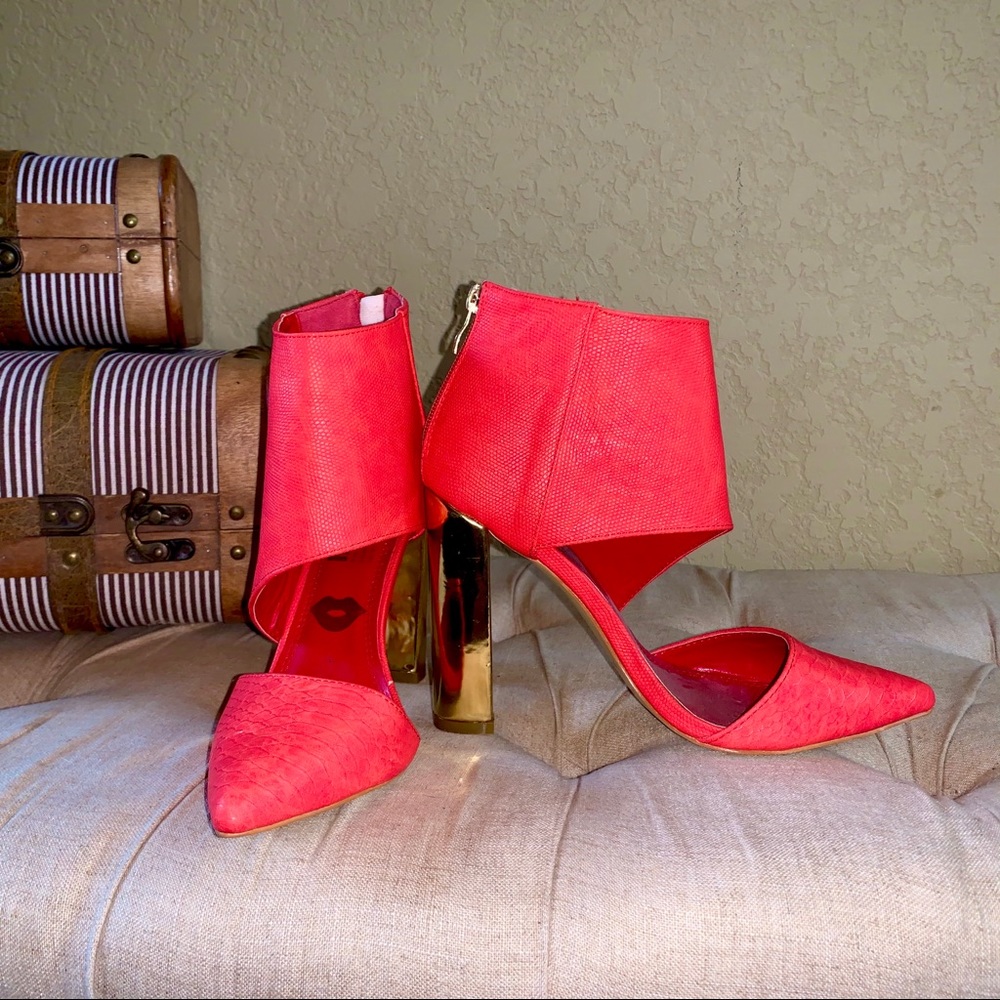 Red Kiss red orange bad girl pump